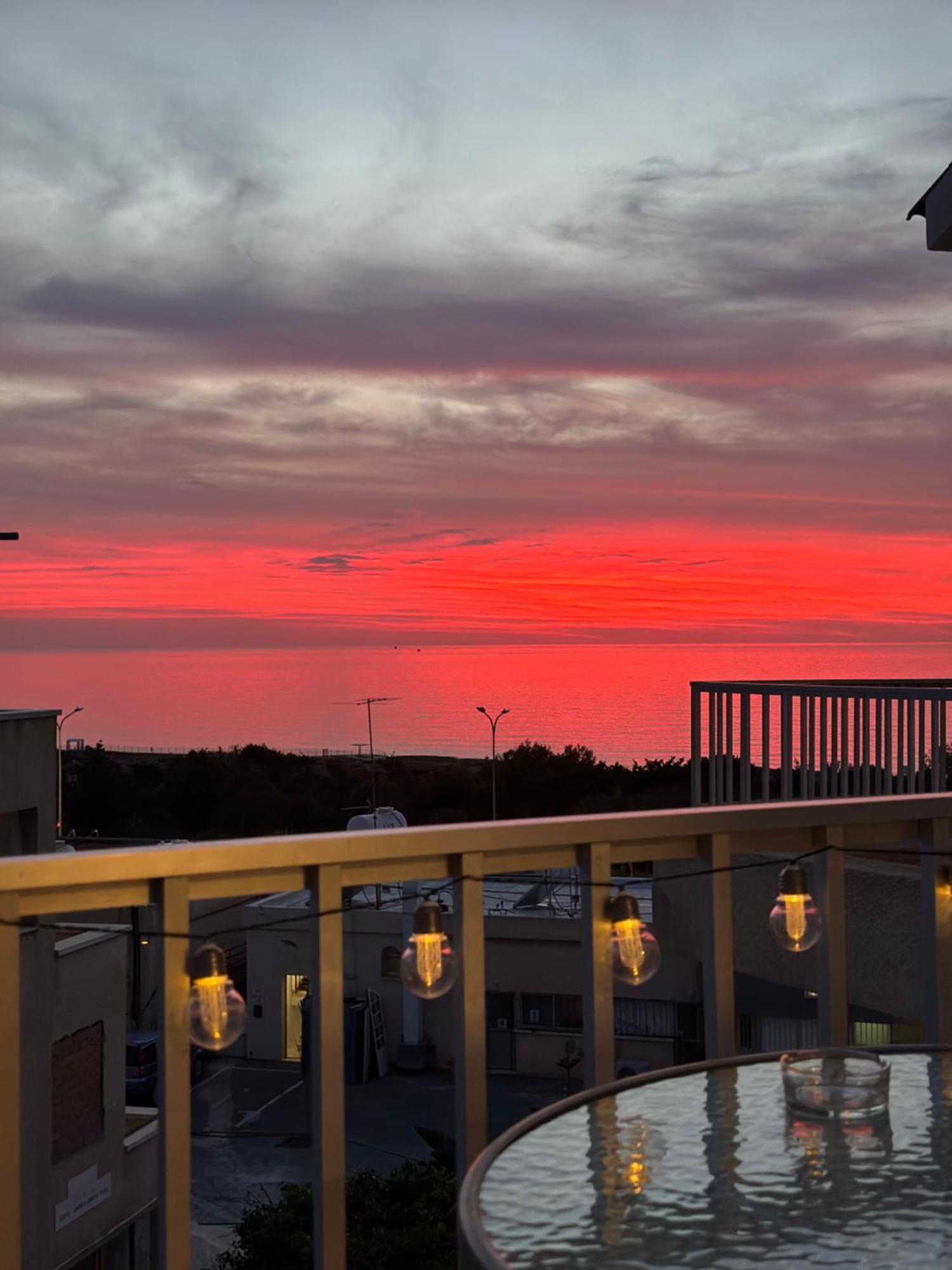 Sea View Apartment Near The Beach Paphos Exteriér fotografie