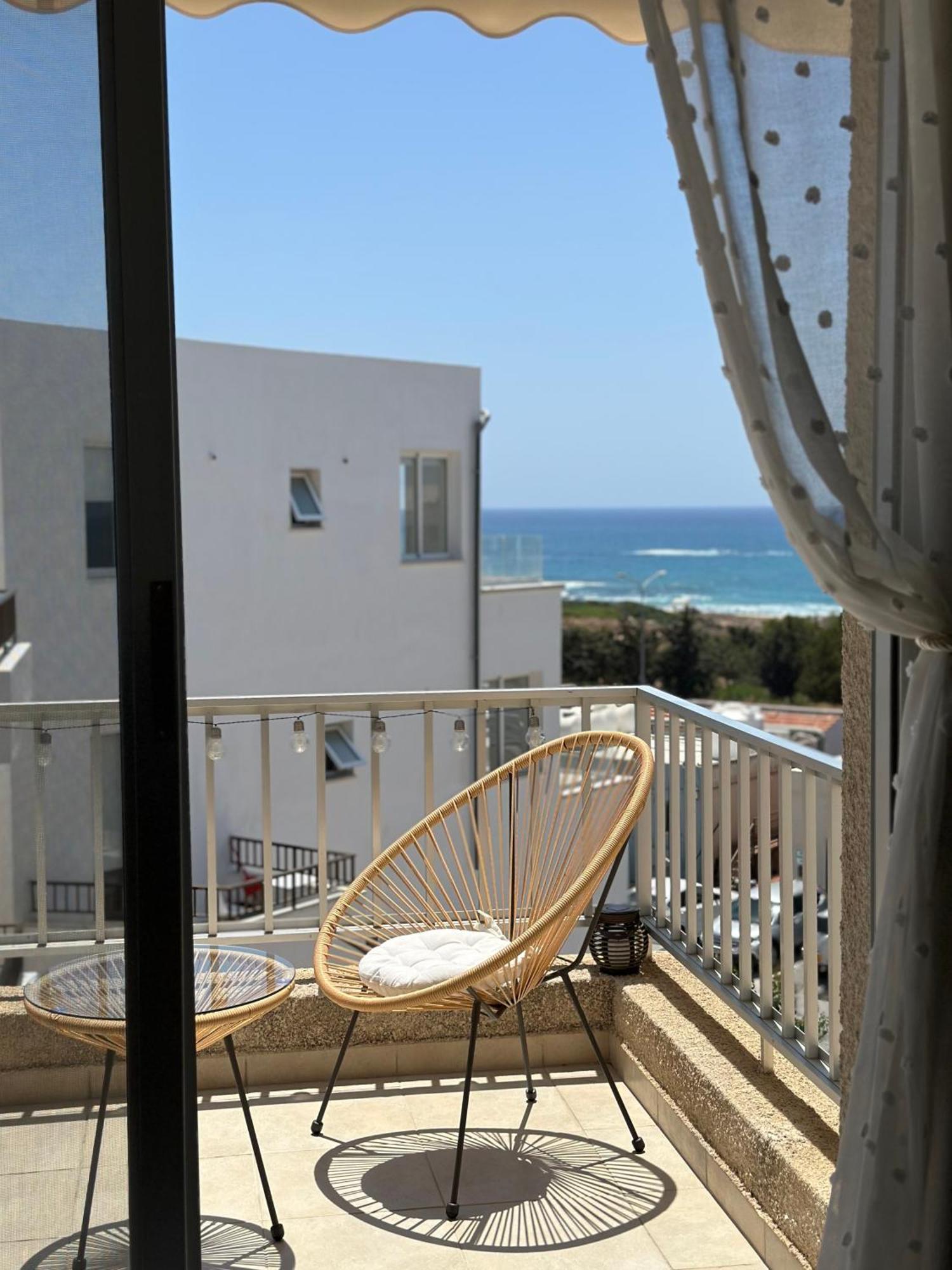 Sea View Apartment Near The Beach Paphos Exteriér fotografie